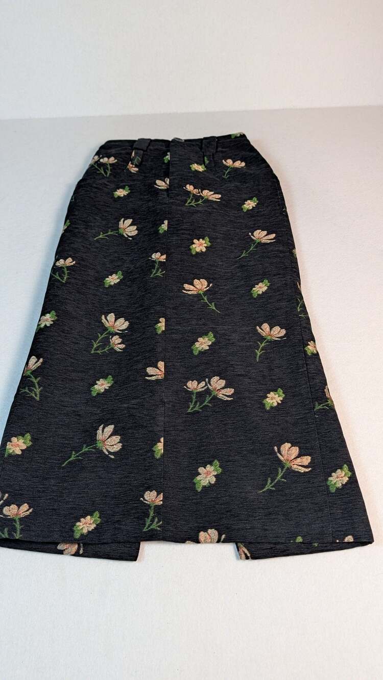 Oakmod Black Floral Embroidered Skirt Size xs cottage core
